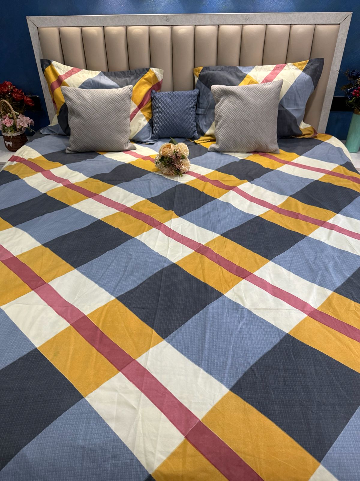 DIGITALART GREY CROSS CHECKERED KING SIZE BEDSHEET