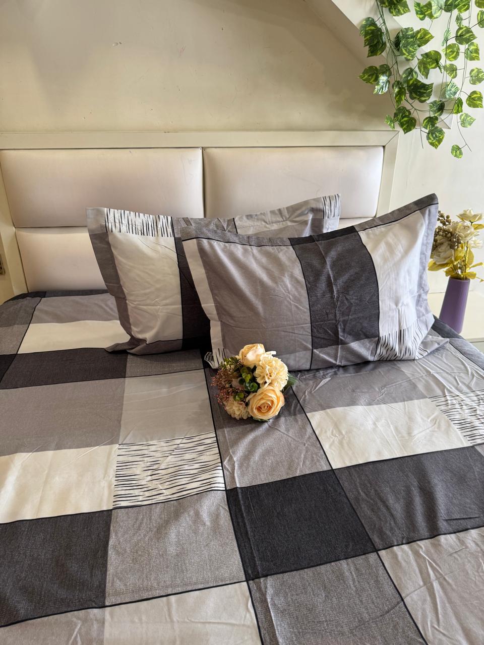 DIGITALART GREY CHECKERED  MICROFIBER KING SIZE BEDSHEET