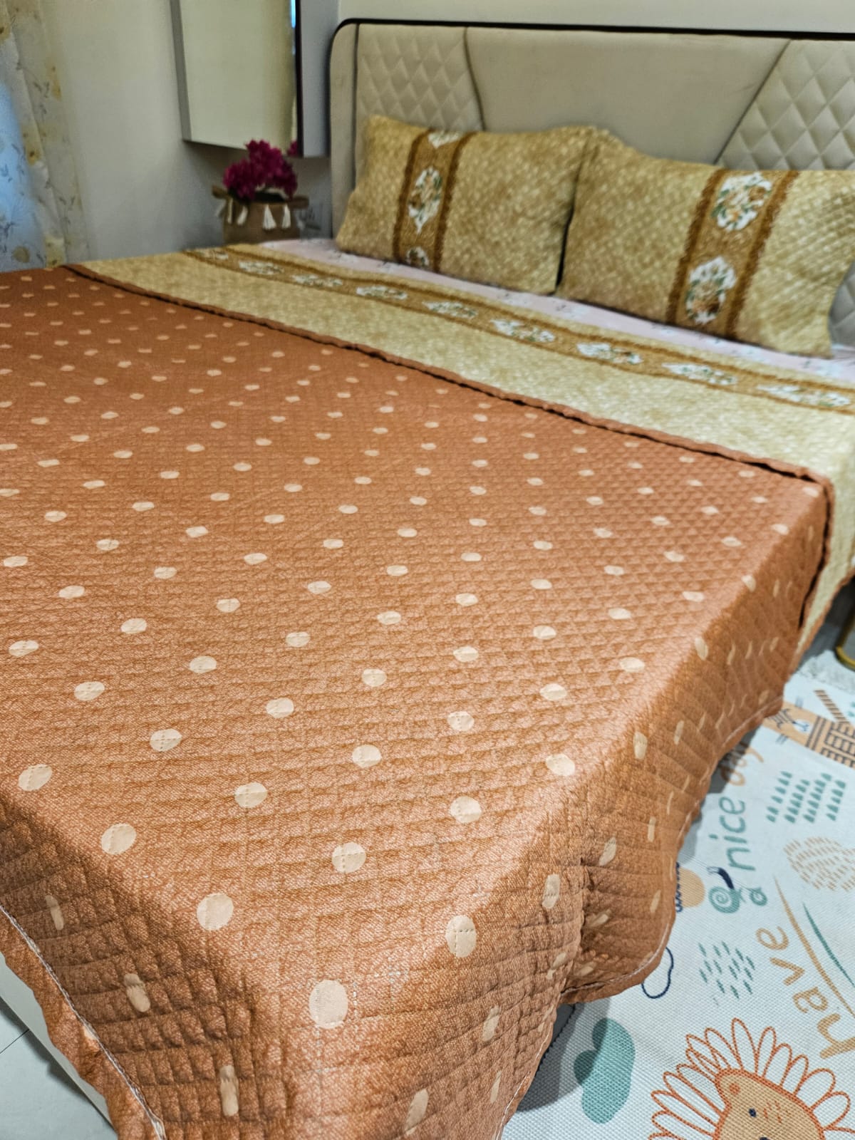 CADBURY KING SIZE REVERSIBLE FLORAL OFF WHITE BROWN BEDCOVER