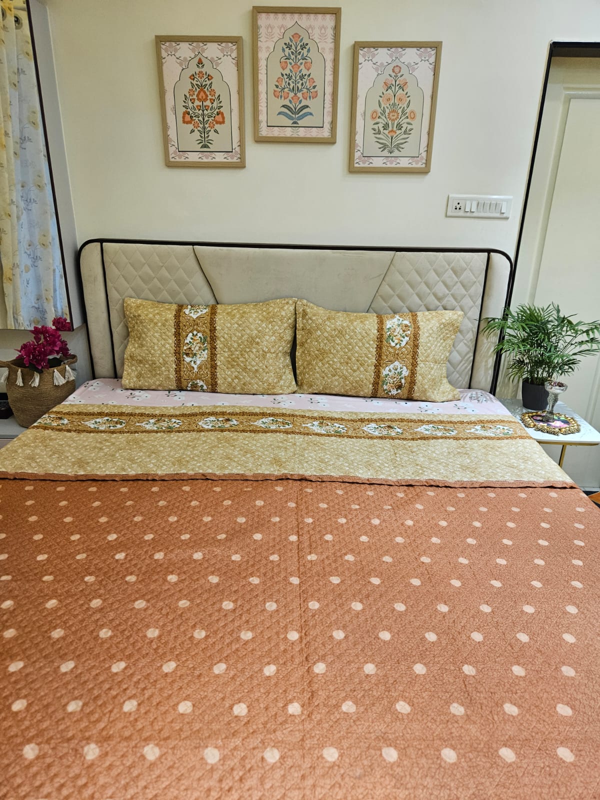 CADBURY KING SIZE REVERSIBLE FLORAL OFF WHITE BROWN BEDCOVER