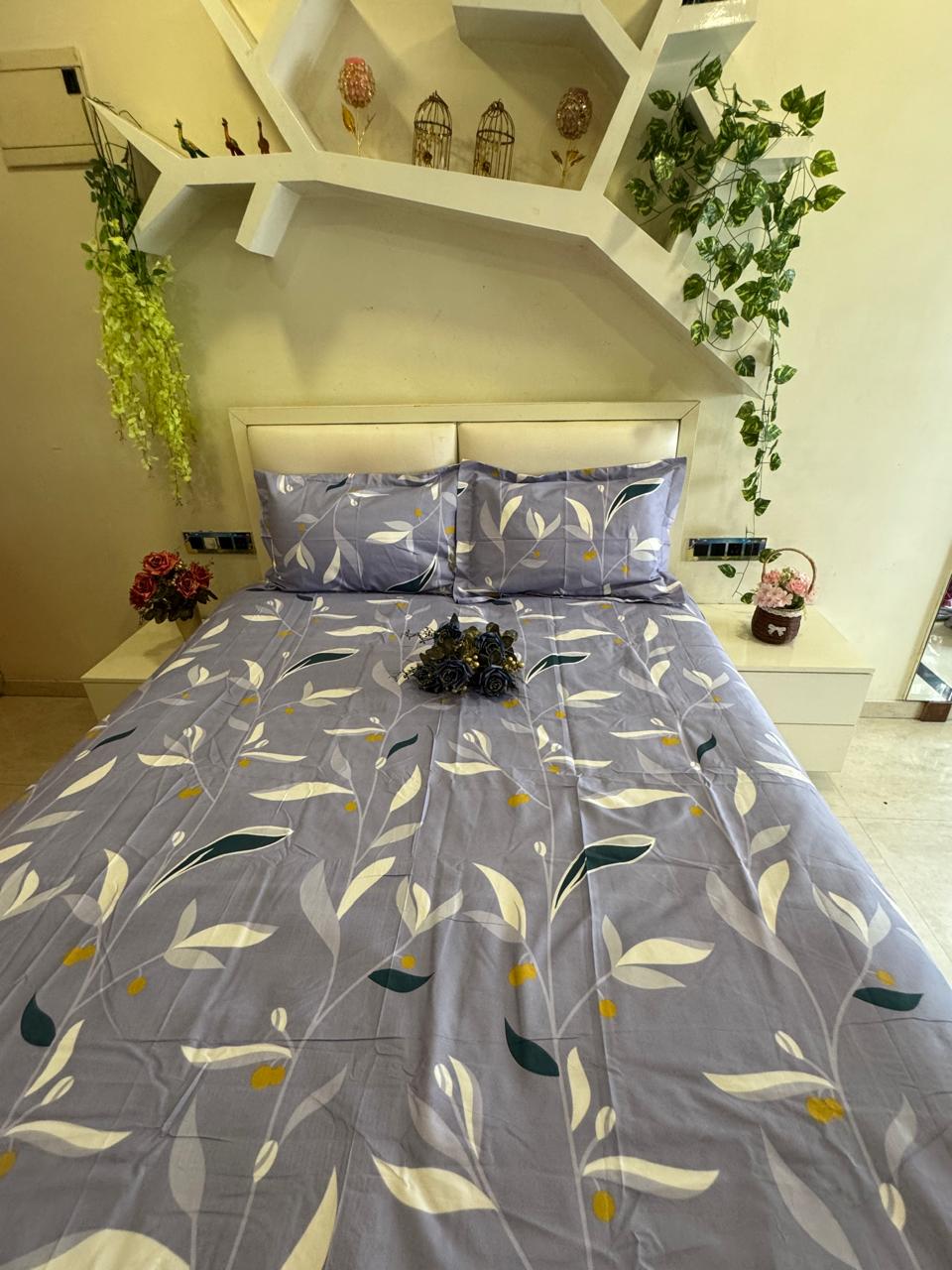 DIGITALART LAVENDER  LEAF KING SIZE BEDSHEET .