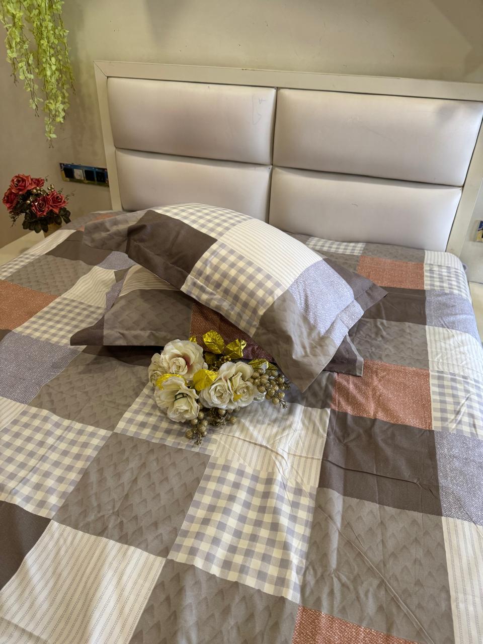 DIGITALART MULTICOLOUR CHECKERED KING SIZE BEDSHEET