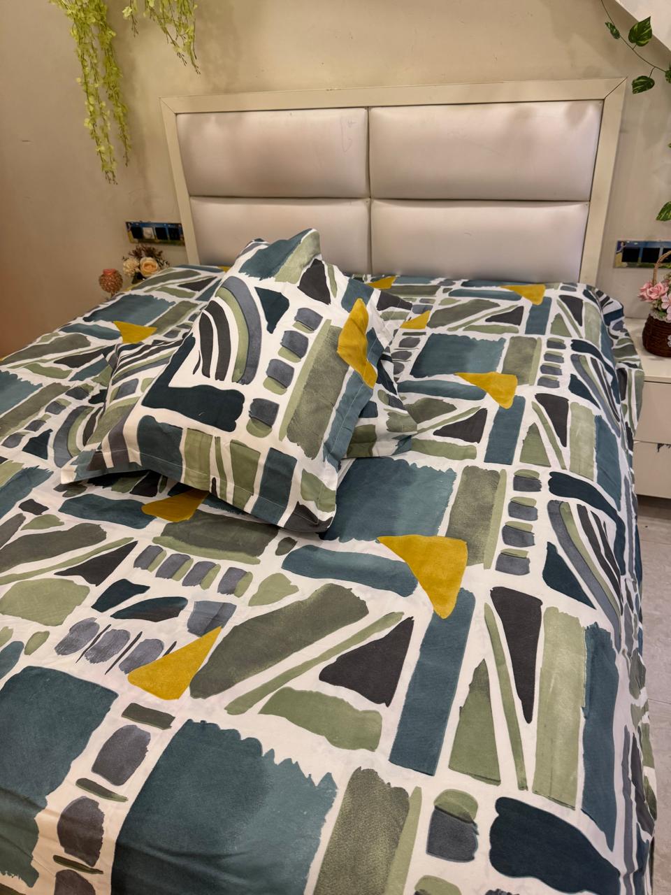 BELLEZA OFF WHITE ASTRACT DESIGN DOUBLE SIZE MICROFIBER BEDSHEET
