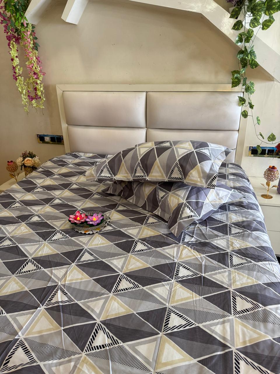 DIGITALART GREY GEOMETRIC KING SIZE BEDSHEET