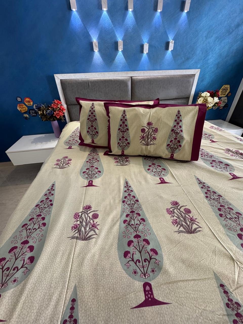 ECUADOR CREAM WITH MAGENTA FLORAL QUEEN SIZE COTTON BEDSHEET