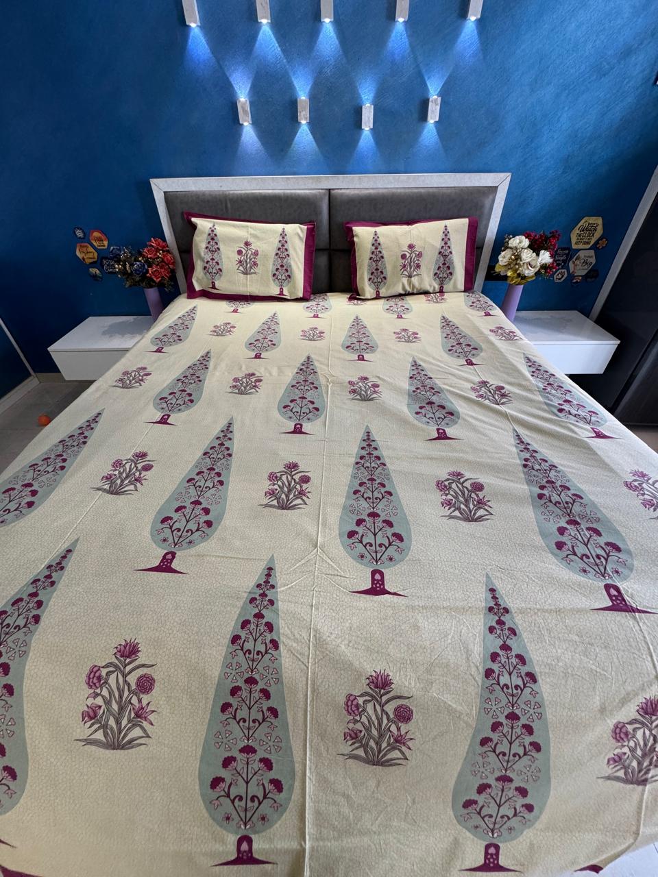 ECUADOR CREAM WITH MAGENTA FLORAL QUEEN SIZE COTTON BEDSHEET