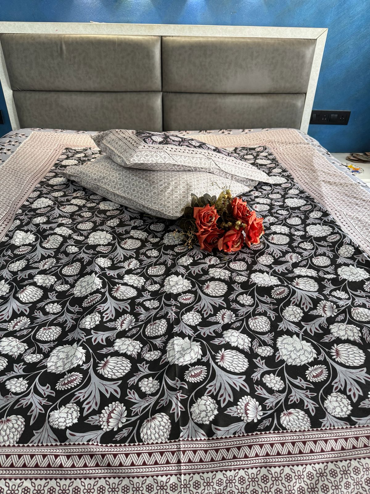 ECUADOR OFF WHITE WITH FLORAL BORDER COTTON QUEEN SIZE BEDSHEET
